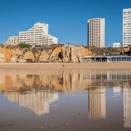 Sea View 8e شقة *